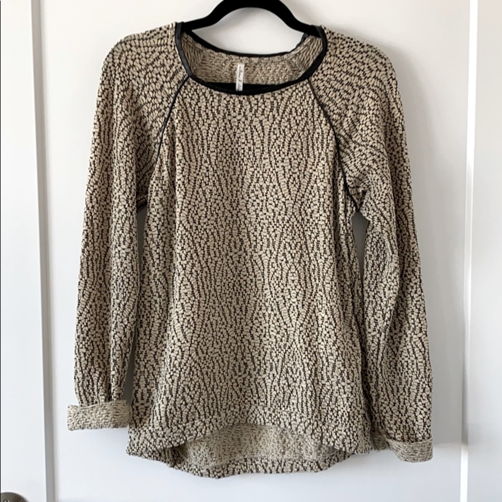 Willow & Clay - Sweatshirt with vegan leather trim
